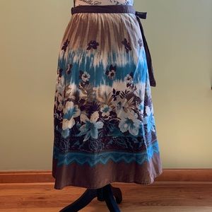 COPY - Liz & Co size S, blue/ brown wrap skirt, wrap around waist with side tie…